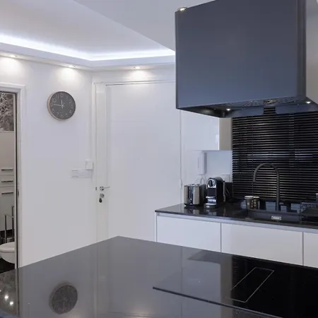 Star Croisette - Sea View Apartment *